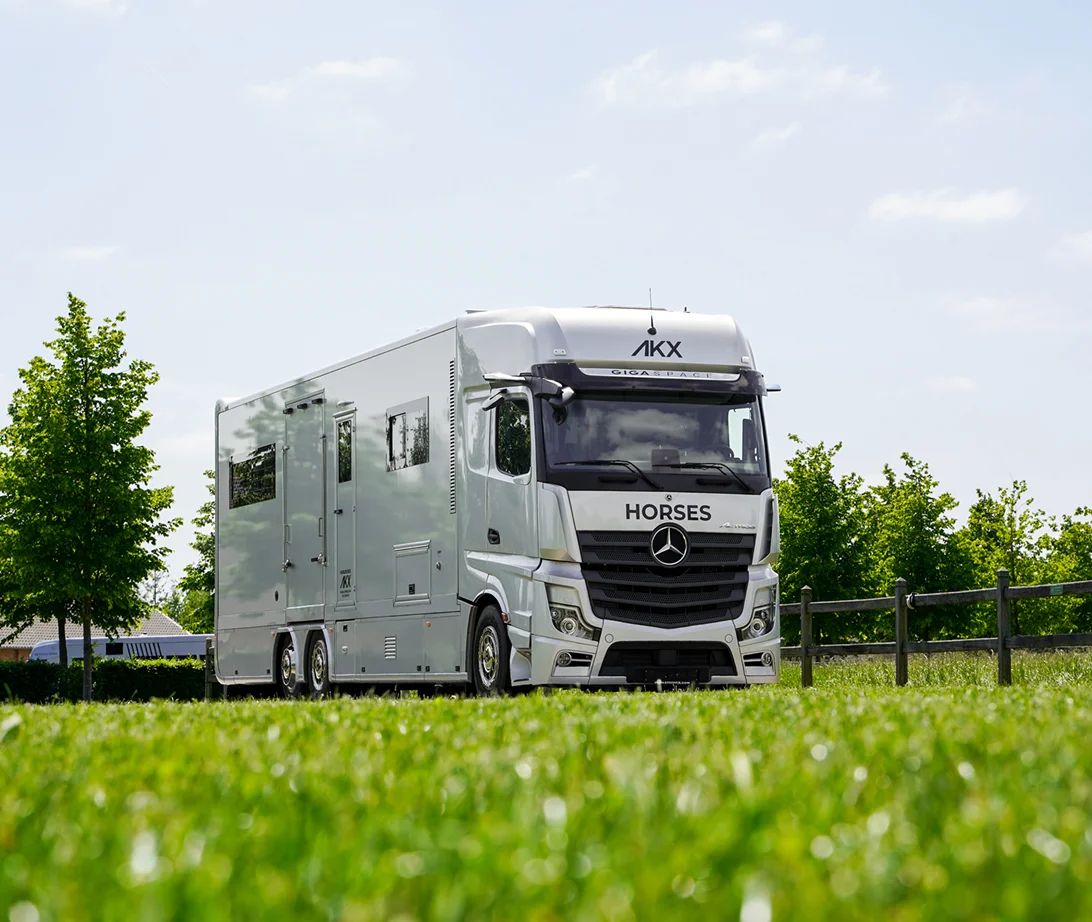 explore-horse-trucks-img-1
