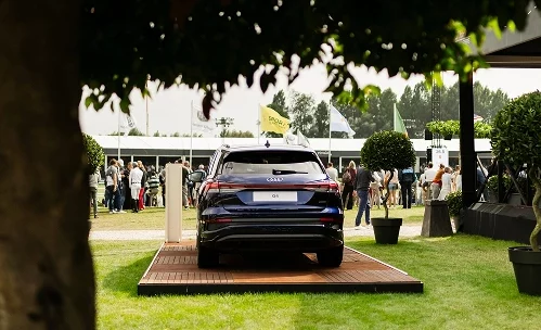 luxury-car-1-e1747666188984