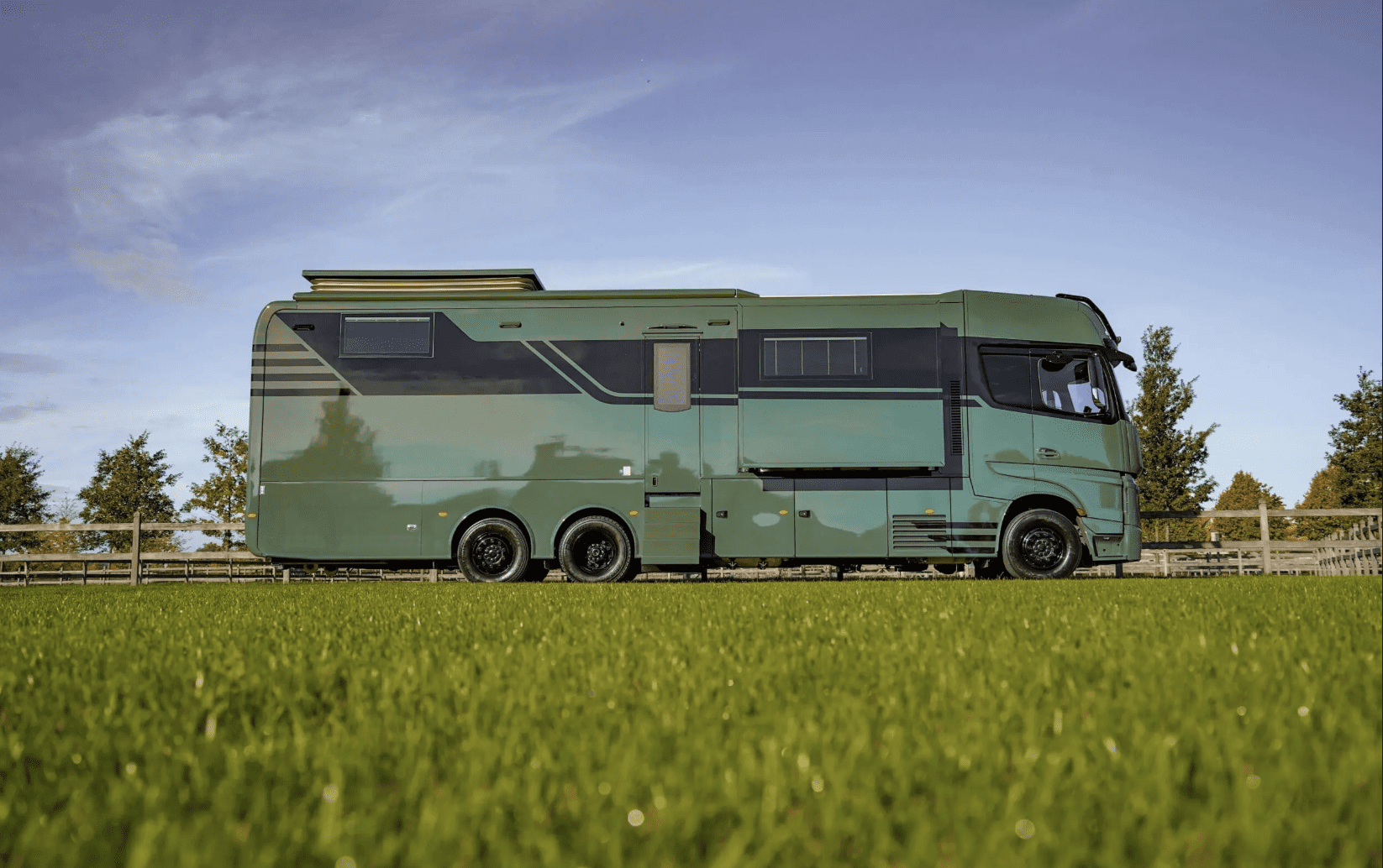 A Luxury Motorhome Lease
